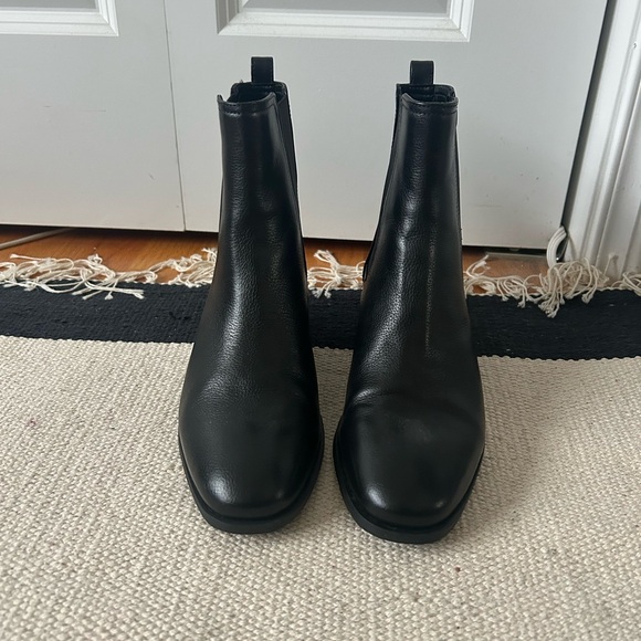 NWOB Kenneth Cole Salt Chelsea boot - Picture 5 of 7